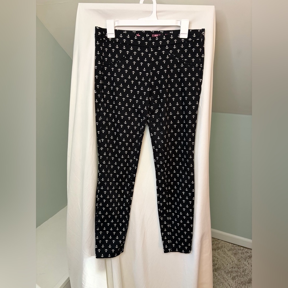 GAP Black Pants with White Anchor Pattern Skinny khakis size 6